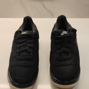 Nike Men's Black and White Sneakers